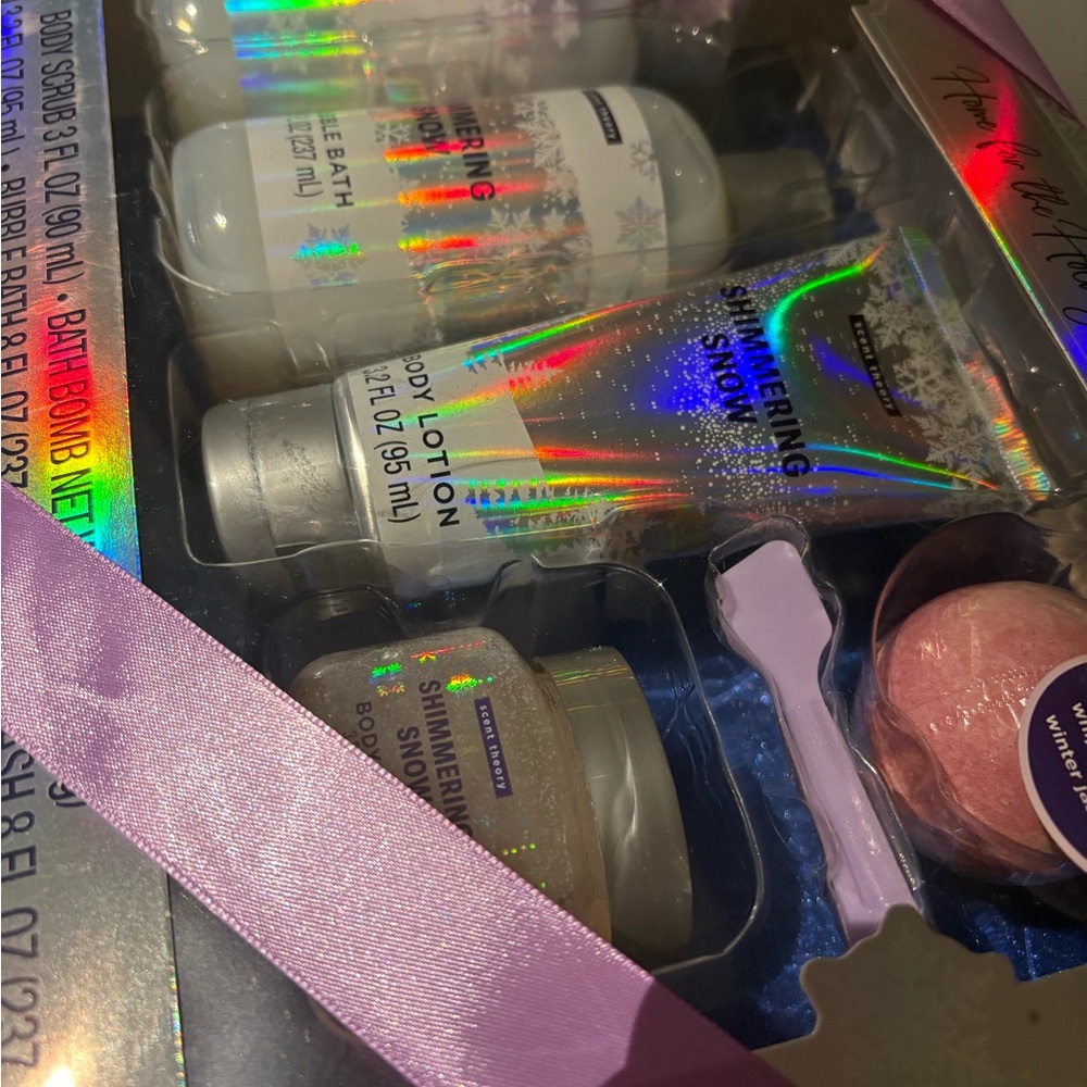 Shimmering Snow Bath & Body Set